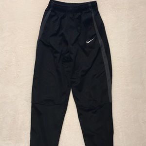 Boys Nike windpants